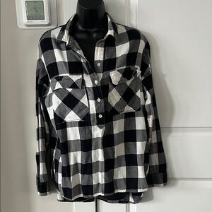 Old Navy Black and White Plaid Button Down Flannel Shirt